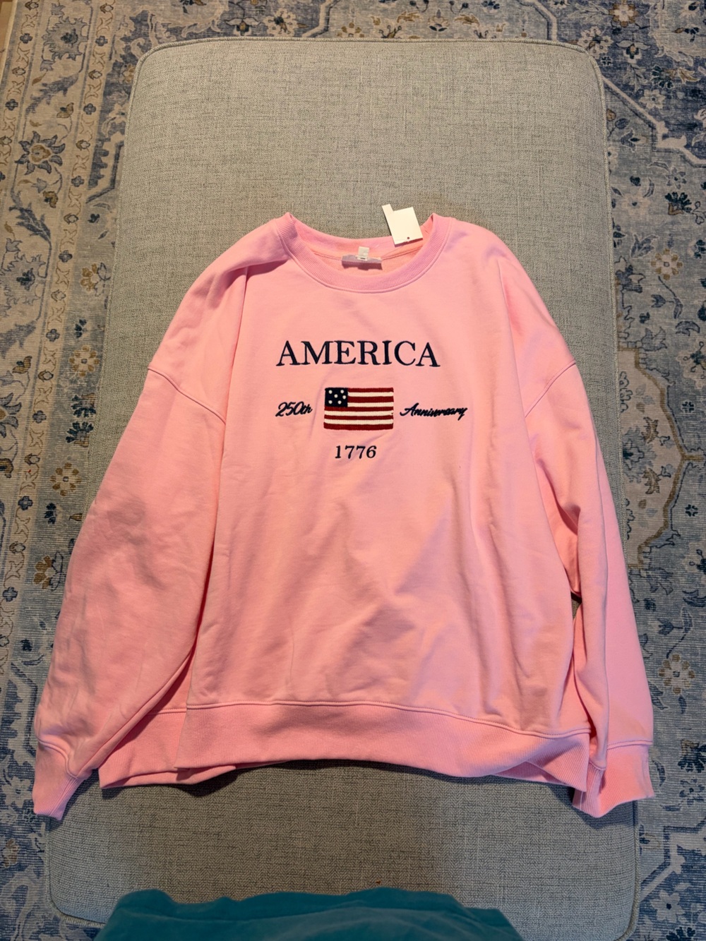 Versona Pink 'America' Graphic Crewneck Sweatshirt